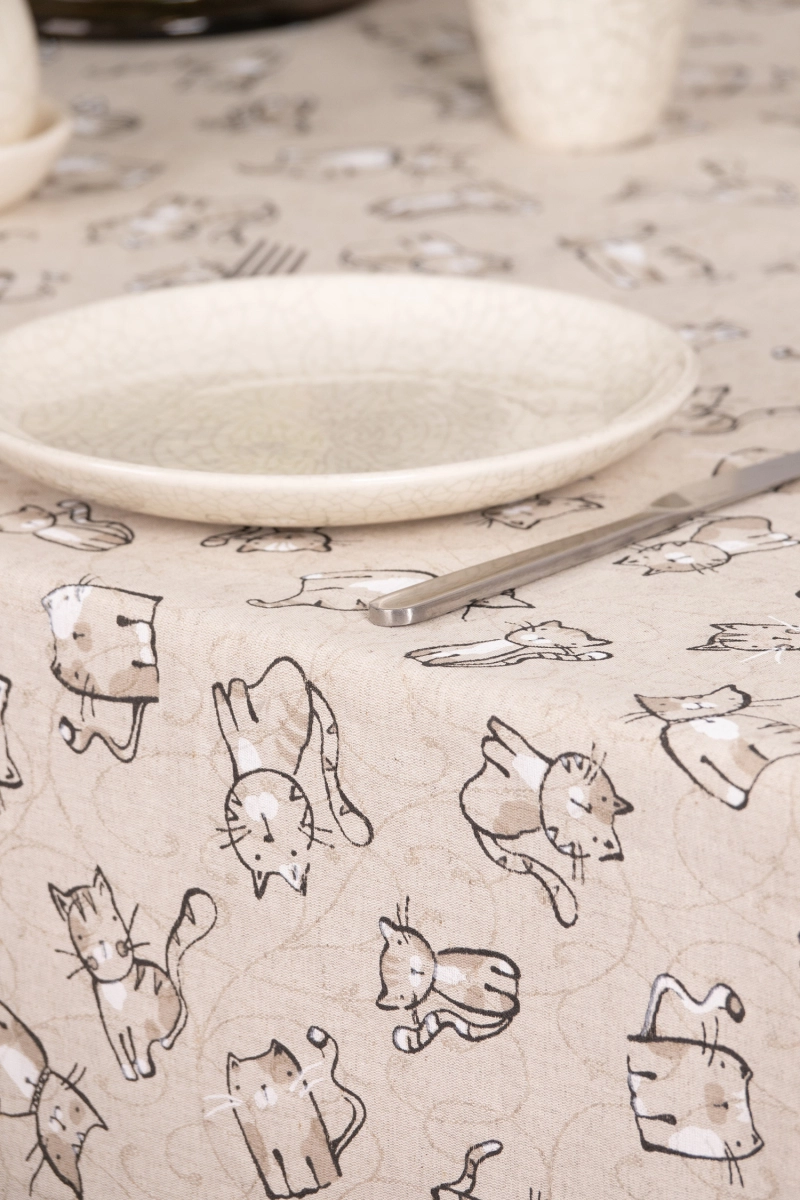 Скатерть полулен "ГП" Китти (чёрный)